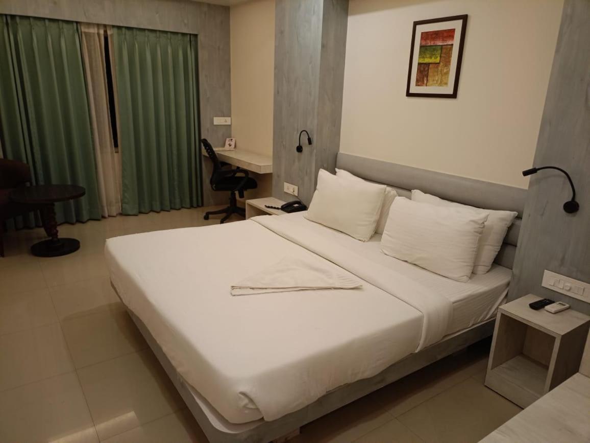 Hotel Rishiraj, Nagaon Nagaon  Luaran gambar