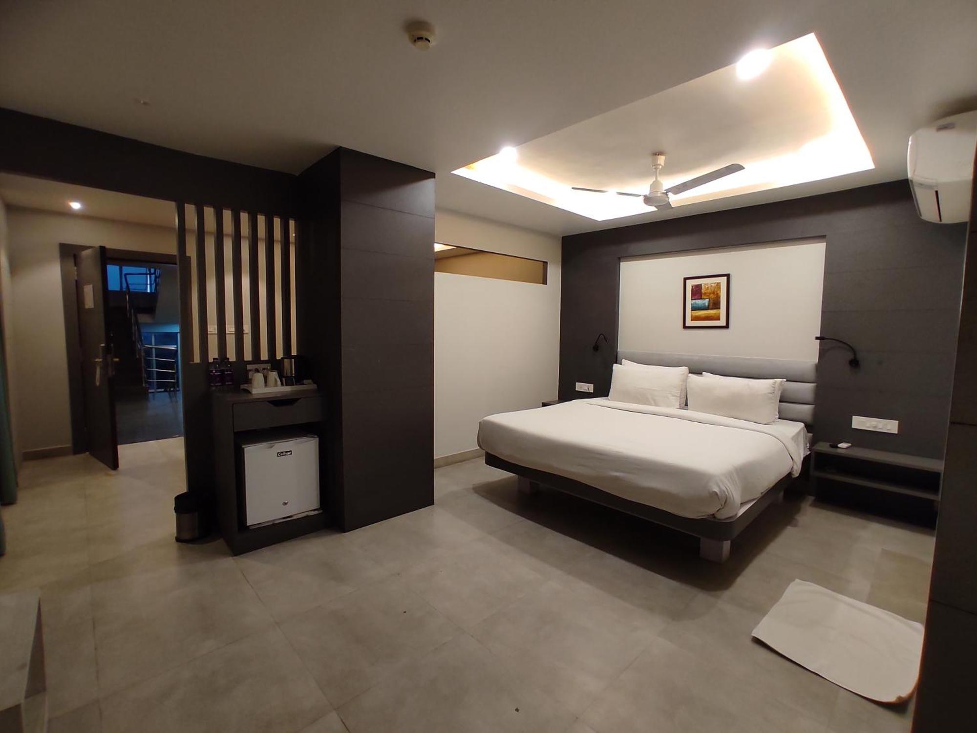 Hotel Rishiraj, Nagaon Nagaon  Luaran gambar