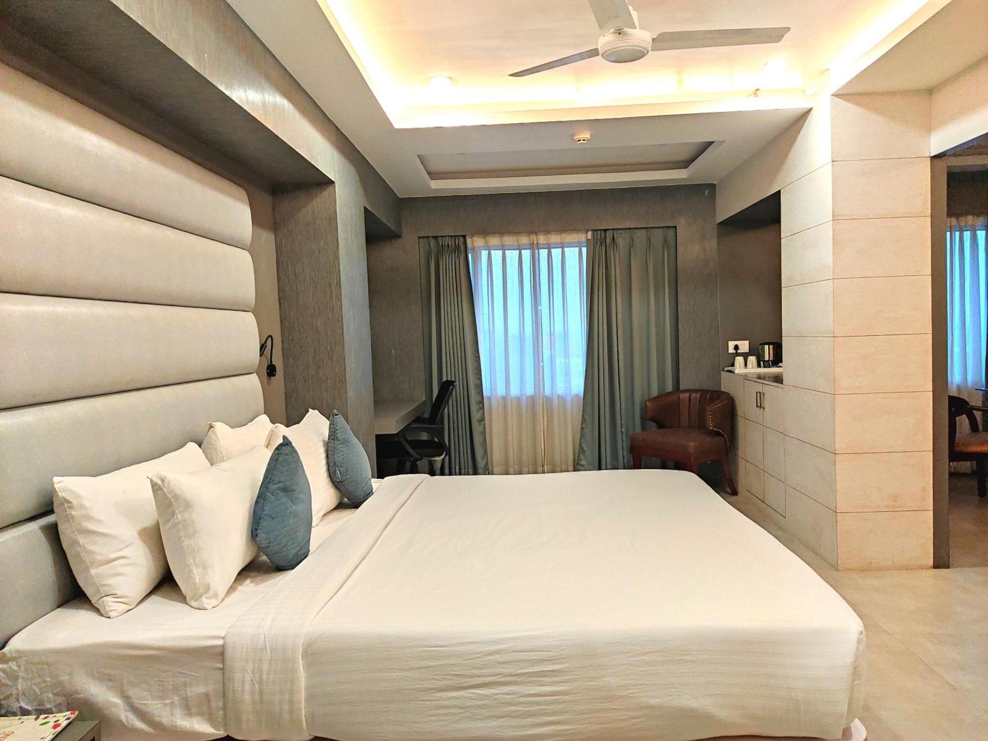 Hotel Rishiraj, Nagaon Nagaon  Luaran gambar