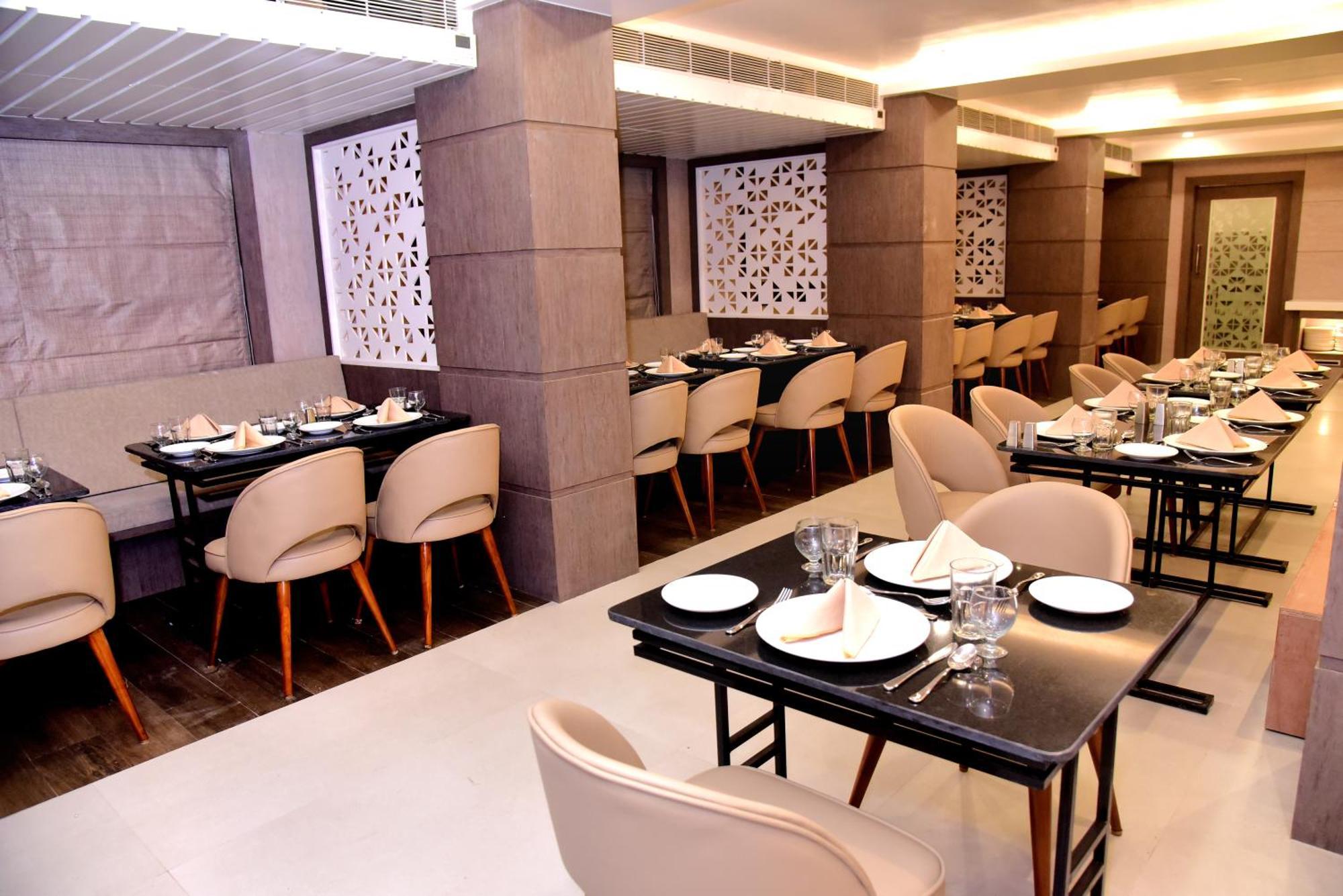 Hotel Rishiraj, Nagaon Nagaon  Luaran gambar